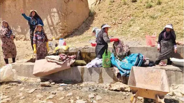 رؤیایی برای زنان چشمه سفید / پسر عشرت خانم از سختی ها گفت