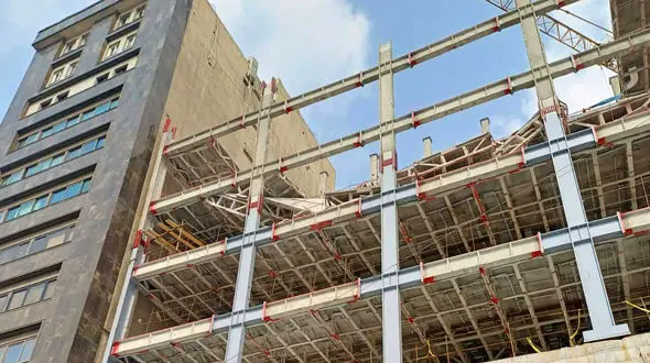 ریزش آوار یک ساختمان روی سر 4 کارگر در میرداماد تهران + عکس