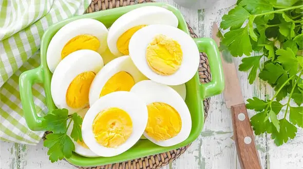 تخم‌ مرغ چگونه بر قند خون تأثیر می‌ گذارد؟ نکات مهم برای مصرف آن