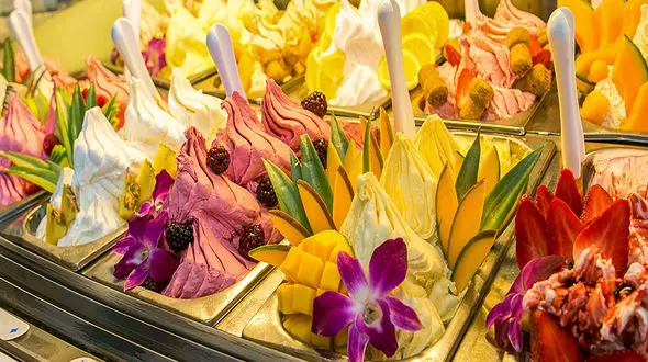 جلاتو میوه‌ای یک دسر خنک برای روزهای گرم سال+دستور تهیه