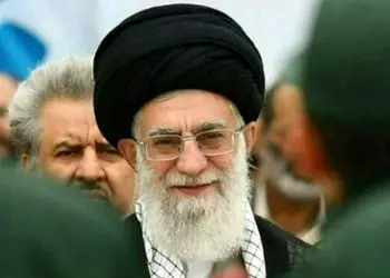 عکس/ عیادت کمدین معروف ایرانی از رهبری انقلاب باعث خنده ایشان شد/ بازی شما را دوست دارم...!