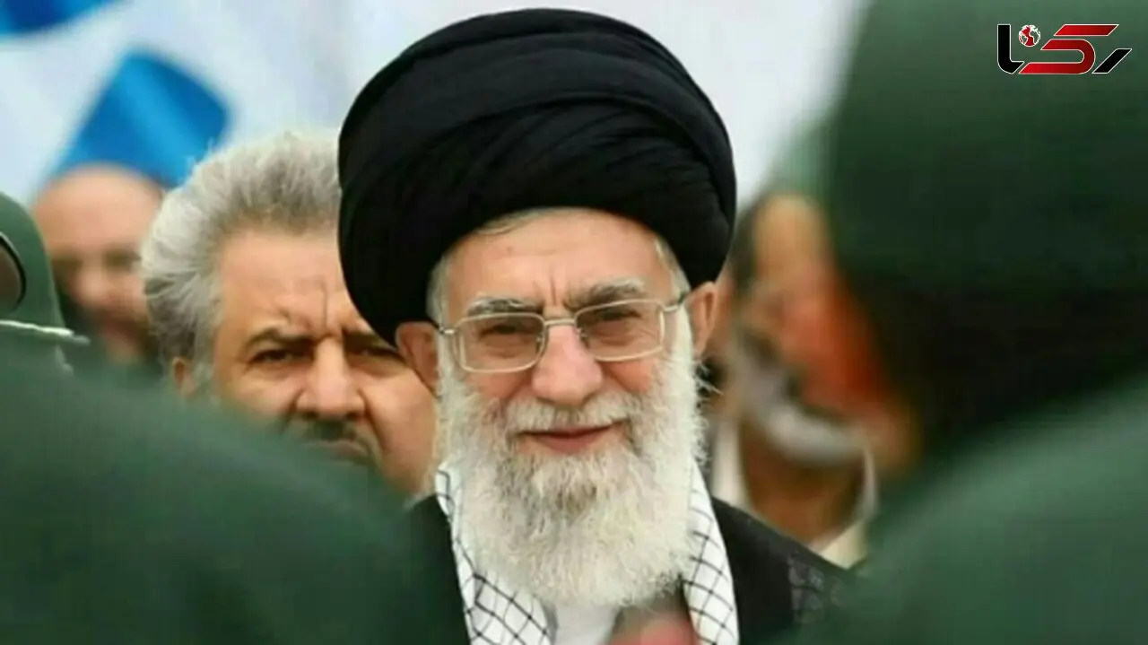 عکس/ یادی کنیم از  عیادت کمدین معروف ایرانی از رهبری انقلاب باعث خنده ایشان شد/ بازی شما را دوست دارم