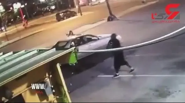 حمله جوان منحرف به زنی که او را در خیابان تحویل نگرفت +فیلم