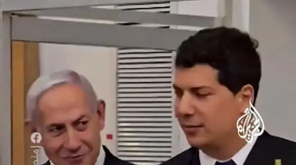 لبخند بحث‌برانگیز نتانیاهو و حواشی عجیب دادگاه