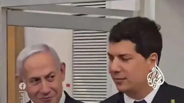 لبخند بحث‌برانگیز نتانیاهو و حواشی عجیب دادگاه