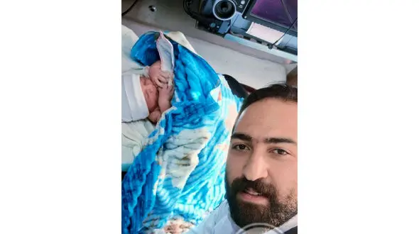 نوزاد عجول در منزل به دنیا آمد