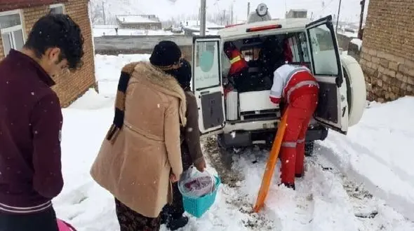 زن روستایی شاهین دژی به زندگی بازگشت / جان او و نوزادش در خطر بود
