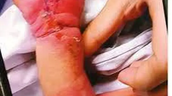 حادثه وحشتناکی که در اتاق یک زن بیمار در بیمارستان رخ داد + عکس