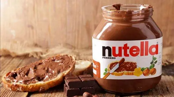 فیلم/ عملیات دیدنی تولید شکلات های نوتلا در کارخانه از نمای نزدیک 