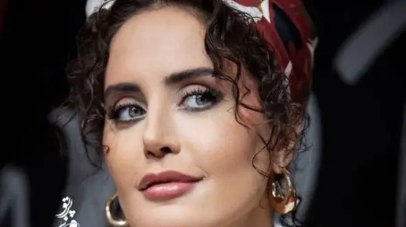 فیلم لحظه دلخوری  الناز شاکردوست در اکران مردمی گوزن ها : من رو بی آبرو کردی ....