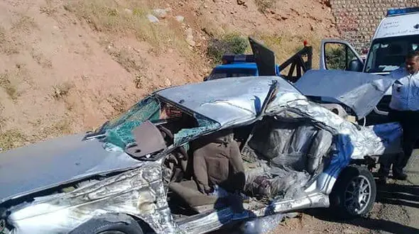 عکس / این پژو با 15 سرنشین با تریلر شاخ  به شاخ شد / 5 تن کشته شدند