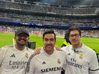 فیلم/ پوریا پورسرخ پز نیست سبک زندگیمه رو اینجوری نشون داد؛ بازیگر خوشتیپ دیشب تماشاگر بازی رئال و بارسلونا در اسپانیا بود