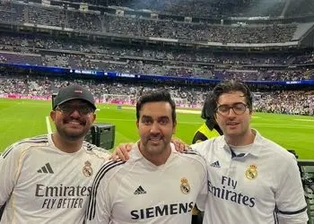 فیلم/ پوریا پورسرخ پز نیست سبک زندگیمه رو اینجوری نشون داد؛ بازیگر خوشتیپ دیشب تماشاگر بازی رئال و بارسلونا در اسپانیا بود