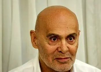 عکسی از جمشید هاشم پور رقیب تهرانی هادی چوپان در 53 سالگی و در کنار جلال پیشوائیان؛ سال 76