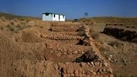 کشف قبور دوره اشکانی و بقایای معماری خشتی در محوطه تپه سیلوه2 