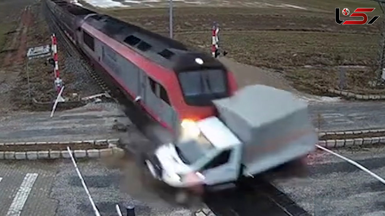 فیلم لحظه له شدن کامیون در برخورد با قطار / راننده کشته شد / ترکیه