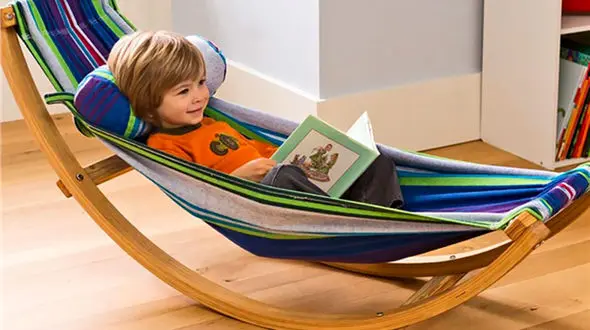 علاققه مندان به مطالعه این موسیقی آرامش بخش را گوش دهند + فیلم 