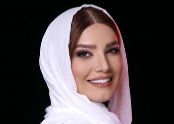 متین ستوده: دوستام هزار جور جوک لری میفرستن میخندم چه اشکالی داره واقعا! من حتی گاهی خودمو مسخره میکنم +فیلم