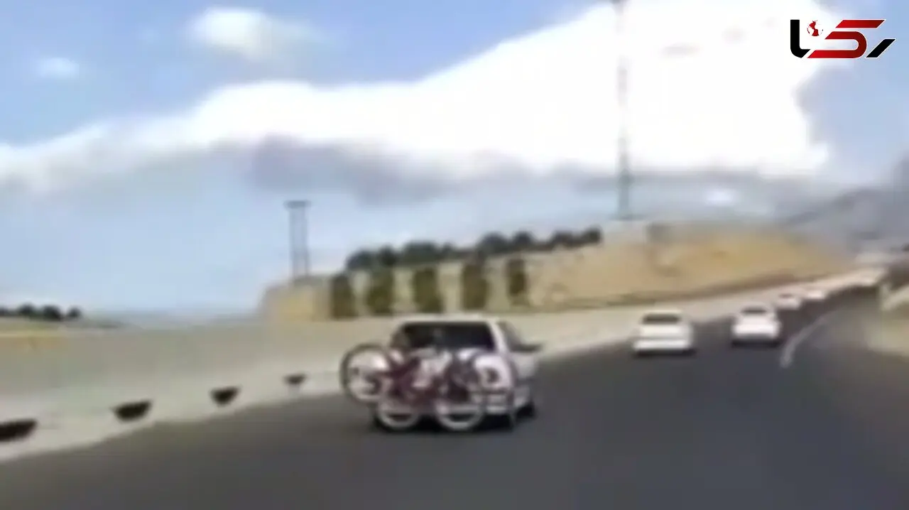 فیلم وحشت آور از رها شدن بار دوچرخه از پشت پژو پارس