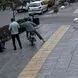 فیلم لحظه سرقت آیفون ۱۷ در پیاده رو / دزد موتورسوار را می شناسید ؟!