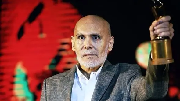 فیلم/ دیالوگ ماندگار استاد جمشید هاشم پور : یه شیر مرده بیرون قفس بهتر از یه شیر زنده توی قفسه / سوپراستار بود وقتی سوپراستار بودن مد نبود!