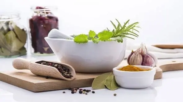 ترفندهای طب سنتی برای درمان مشکلات گوارشی