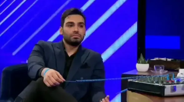 فیلم/ سکانس خنده دار شب آهنگی: وقتی حامد آهنگی به سینا درخشنده دستگاه دروغ سنج وصل میکنه 