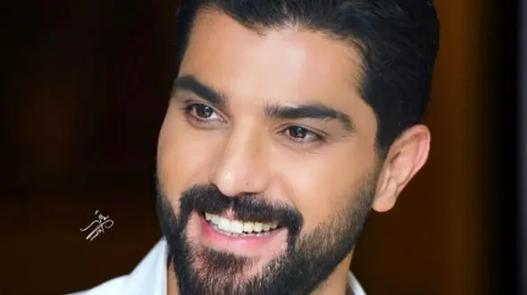 بوسه عاشقانه سینا مهراد بر عشق زندگی اش ! / عشقش انصافا زیبا و جوان است !