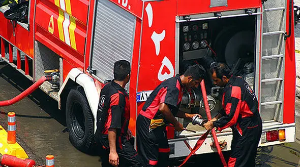  آتش‌نشانان همدانی با پای پیاده خود را به محل حادثه رساندند!