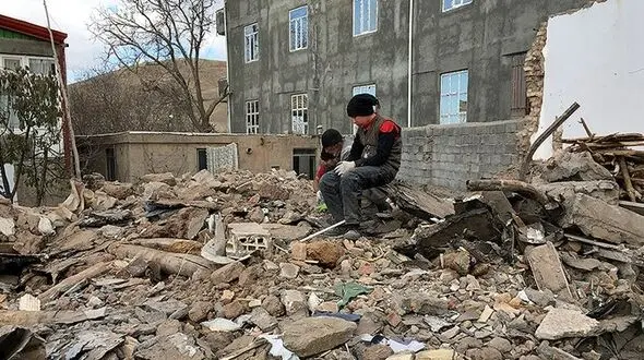 سرمای مرگبار مردم مناطق زلزله‌زده سراب و میانه تهدید می کند
