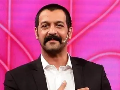 فیلم/ اگه احساس میکنی به آخر خط رسیدی این صحبتهای کامران تفتی رو خوب گوش کن؛ فرصت بین خواستن و رسیدن در قلب ما اتفاق میفته... 