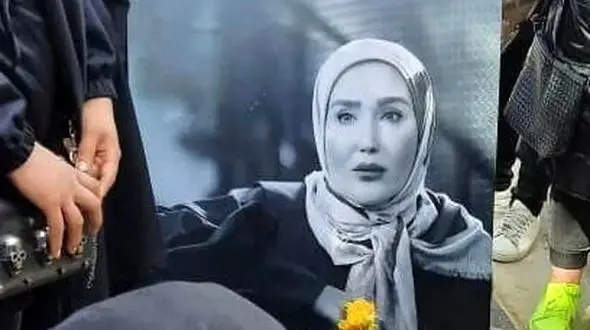 نگاهی به اعلامیه چهلم زهره فکورصبور، ستایش سریال دلنوازان/ شنیدم که چون قوی زیبا بمیرد...+عکس