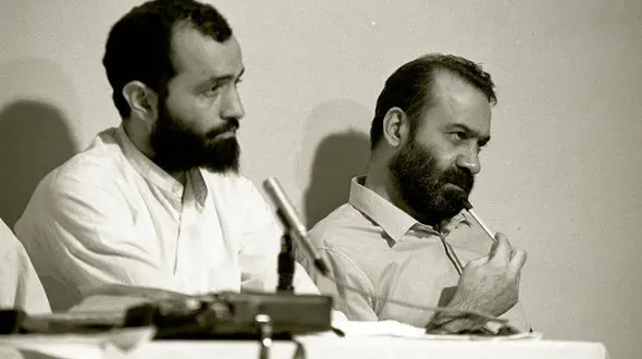 سفر در زمان /  لحظه اعدام قطب زاده / با غرور تصور میکرد شوخی میکنیم ...سیگاری خواست و گفت دو رکعت نماز باید بخوانم ...