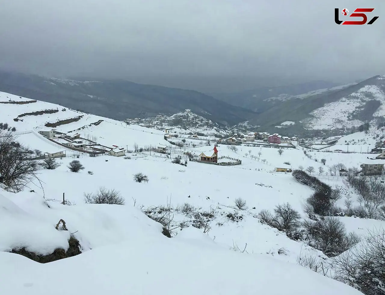 جابه جایی ۱۲ تن برف در یک ساعت توسط هیولای برف روبی + فیلم 