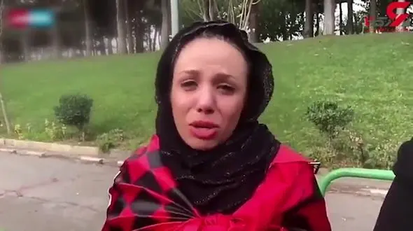 گریه عجیب یک زن برای ورود به ورزشگاه آزادی +فیلم
