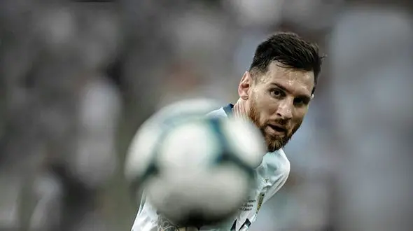 پلیس در تعقیب مسی به دلیل قانون شکنی! + فیلم