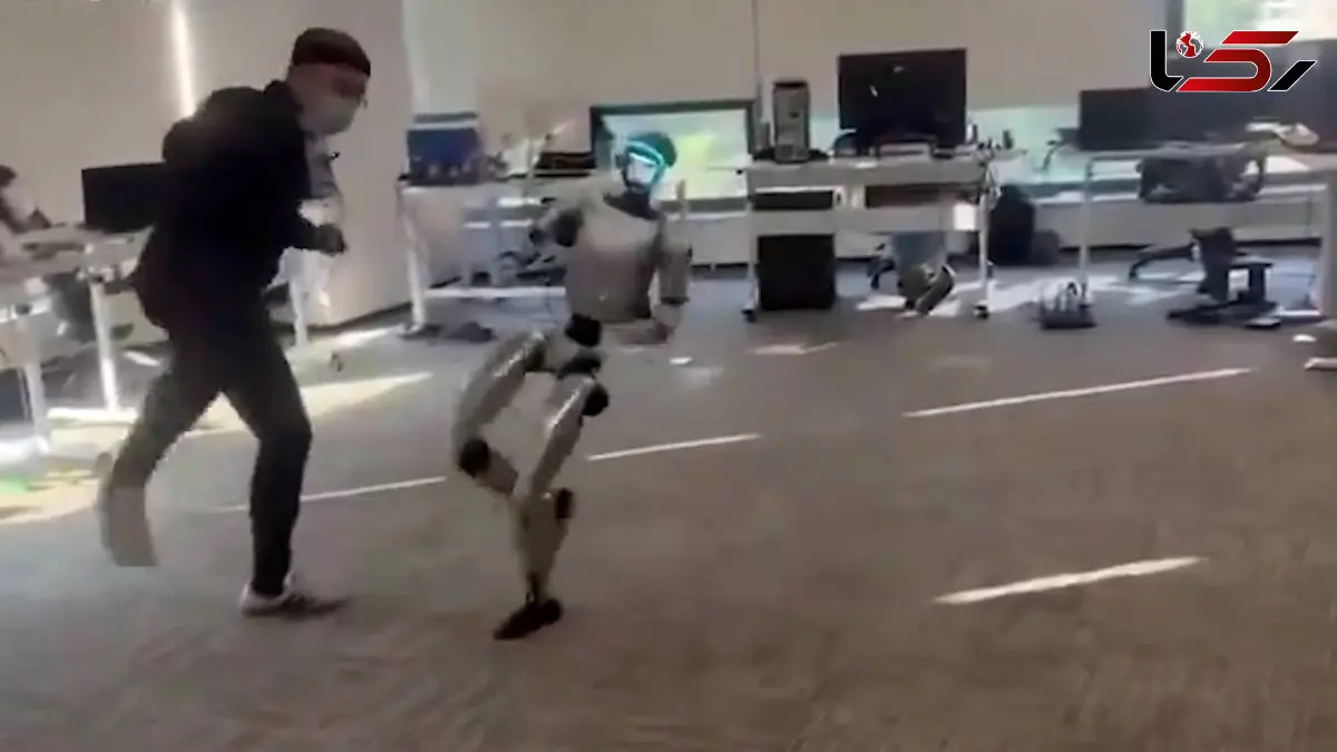 فیلم ضربه شگفت انگیز ربات به مربی رزمی