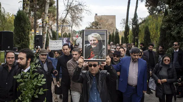 مراسم خاکسپاری تورج شعبانخانی + فیلم و عکس