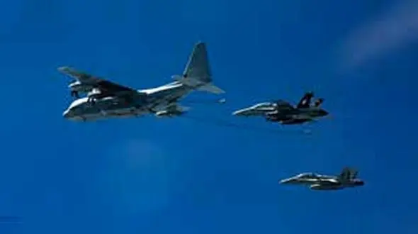 انفجار مرگبار دوهواپیمای نظامی آمریکایی هنگام سوخت گیری در آسمان