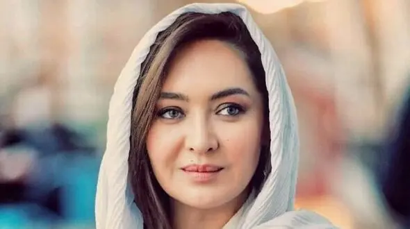 تیپ و استایل فوق زیبا و جوانی خیره کننده نیکی کریمی در جشنواره خارجی / پرچم زنان ایرانی را بالا برد!