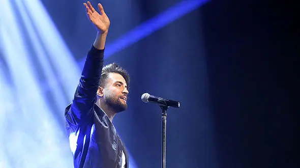 آیا خواننده معروف پاپ به آمریکا مهاجرت می کند؟
