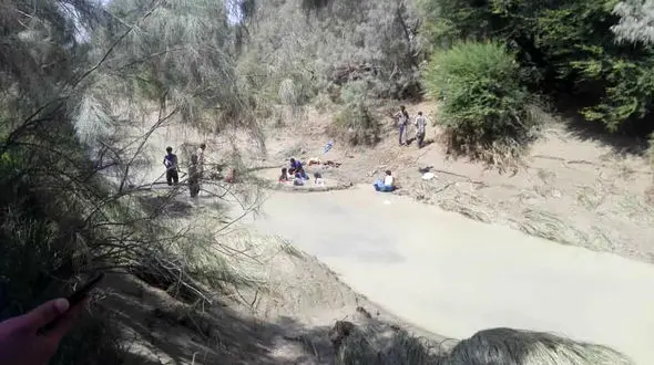 جنازه های مریم 12 ساله و زرخاتون 35 ساله پیدا شدند / آنها در سیستان اشک همه را درآوردند + فیلم و عکس ها 