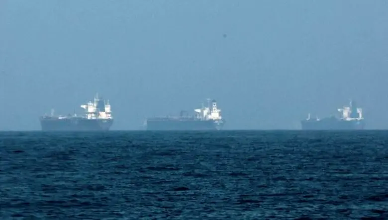  ۱۰۰۰ کشتی به ارزش ۲۵ میلیارد دلار در خلیج فارس گیر افتادند / نیمی از این کشتی‌ها حامل نفت و گاز هستند