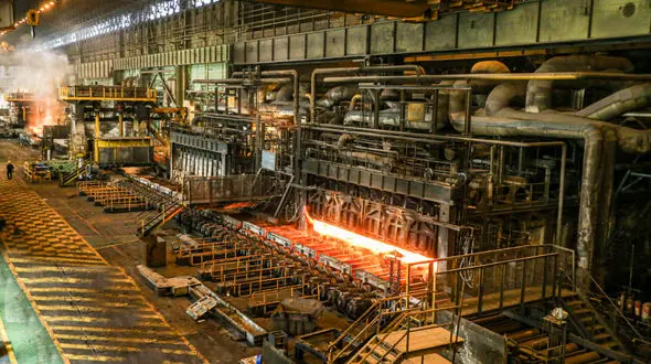 فولاد مبارکه در اصفهان می ماند/ نزدیکی فولاد به جنوب کشور و دریا، آسیب پذیری در برابر تهدیدات را افزایش می دهد