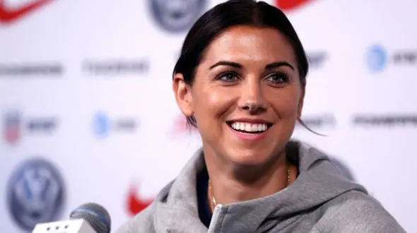 زیباترین فوتبالیست زن جهان را بشناسید / از مدلینگ تا بازیگری + عکس