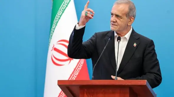 پزشکیان: هیچ قدرتی نمی‌تواند ما مسلمانان را به زانو درآورد / از حقوق هسته ای خود کوتاه نمی آییم