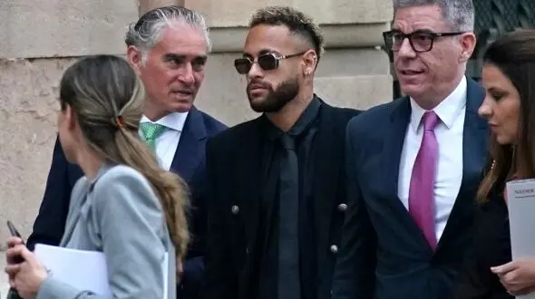 نیمار از بند زندان آزاد شد