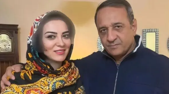 نگاهی به چیدمان منزل اصیل و شاه پسند حمیرا ریاضی بازیگر سریال وضعیت سفید و همسرش علی اوسیوند/ ساعت ایستاده، آباژور رومیزی، سفالینه های دکوراتیو و...