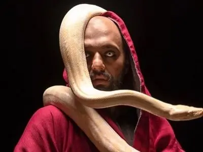 خانه‌ی به سبک سنتی و قدیمی صابر ابر؛ وسایل مدرن در کنار سادگی اصیل ایرانی/چه رومیزی گل گلی خوشگلی هم داره+ تصویر