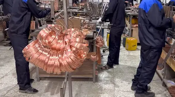 ۲۵۰ زندانی با تولید لوازم آشپزخانه در زندان اصفهان / دیگر سربار خانواده نیستیم